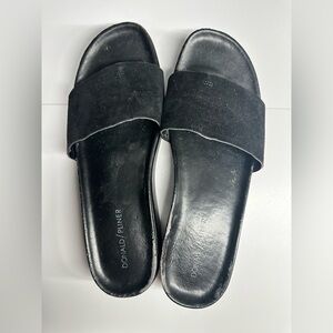DONALD PLINER Fiji Black Slides Sz 9.5
